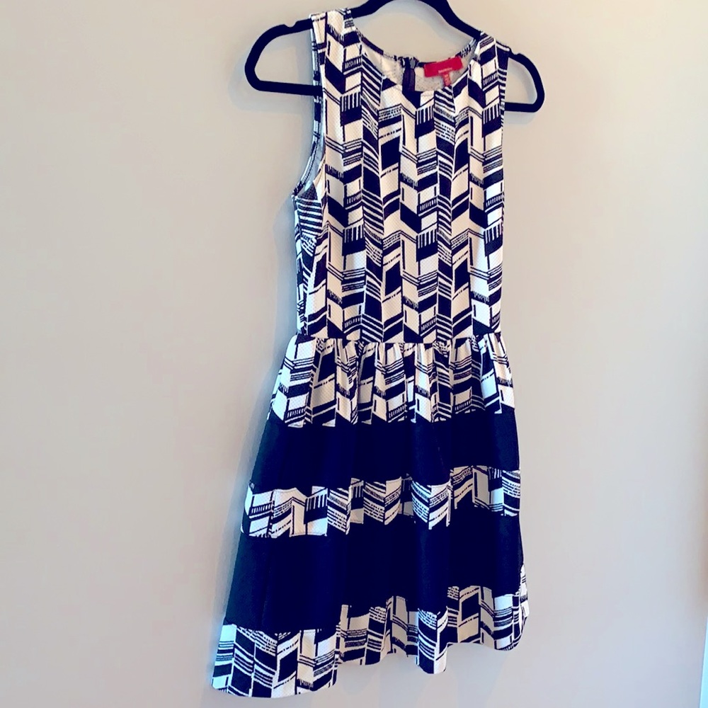 Black & white geometric design A-line style dress